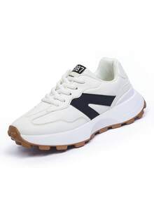 Męskie uniwersalne, codzienne, białe, sportowe trampki na co dzień, modne, masywne trampki, styl siłowni z lat 2000. Pomysły na Walentynki