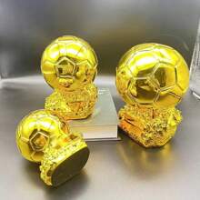 1 pièce Trophée de football doré en résine - Conception réaliste de ballon de soccer avec couture détaillée, idéal pour la décoration thématique des sports, utilisation intérieure/extérieure, parfait pour Noël, Thanksgiving, la fête des pères, la remise des diplômes et la fête nationale des grands-parents, décoration intérieure et extérieure | Décoration thème football | Conception de couture détaillée, décoration football