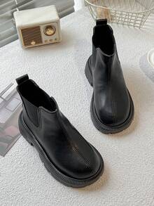 女孩仿皮材质无圆头中帮无厚底酷炫休闲风格靴子日常旅行、秋冬、购物等场合