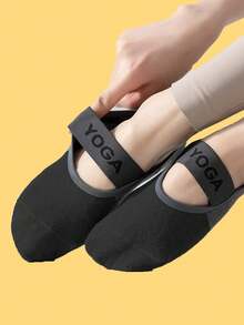 1 Pair Women Silicone Strap Anti-Slip Breathable Comfortable Yoga/Sports/Running Short Socks Christmas Gift - Black - View 3