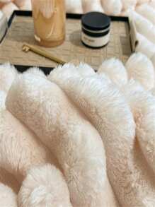 1pc Striped Soft & Comfortable Blanket, Suitable For Sofa, Bed, Home Use, All Seasons, Christmas, Halloween, Mother's Day Gift, Bedroom Decor, Camping, Plush Faux Fur, Milk Plush, Flannel Throw Blanket, Nap Blanket, Office Nap Blanket