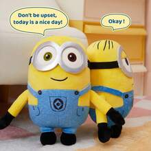 Miniso Minions 系列 - 8 英吋 Bob 毛絨娃娃，柔軟短毛絨材質與經典制服設計，精緻表情還原，適合臥室枕頭、桌面裝飾與生日禮物，動漫周邊商品 (1件) - 鮑伯 - View 2