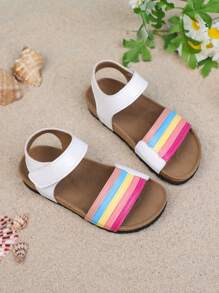 1 par de nuevas sandalias planas de moda para niñas con decoración arcoíris, versátiles para usar en exteriores, viajes y días festivos