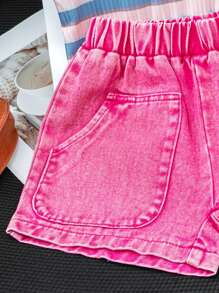 Set de 2 piezas con Top sin mangas de cuello redondo con rayas y flores + pantalones cortos de mezclilla de estilo sencillo para niña