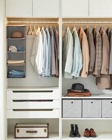 SONGMICS Percha de Madera Maciza, Juego de 20, con Ranuras para Hombros, Barra Antideslizante para Pantalones, Gancho Giratorio de 360°, para Trajes, Camisas, Abrigos, Natural y Oro Rosa MCRW001N01 - Amarillo - Ver 3