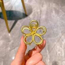 1/6pcs Metal Hair Claw/Barrette, Small Size Hair Clips Suitable For Ladies/Girls, Minimal Style Chic For Bun, Ponytail, Simple & Versatile Hair Accessories Hair Jaw Clip Hair Clamps Hair Clutch Hair Catcher Clip, Claw Clip - Gold - View 8