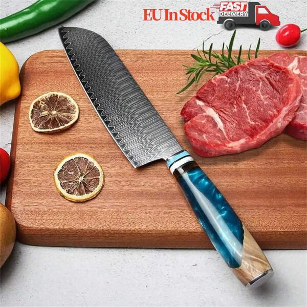 Couteau Santoku monobloc, couteau japonais Seiko, couteau de cuisine tranchant VG-10. Fabriqué à la main avec 67 couches d'acier Damas. La lame mesure environ 7 pouces de long. Un couteau de haute qualité et tranchant, idéal comme cadeau