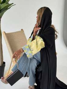 这款优雅经典的波西米亚风长袍采用多色花卉印花拼接袖子设计，展现出高贵典雅的气质，适合所有季节和各种文化活动。春季 - 黃色 - 查看 3