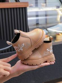 1 双儿童秋冬新款侧拉链刺绣靴，时尚百搭女童刺绣户外防滑靴