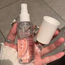 PEACH JO+ زجاجة 75 مل من رذاذ العطر للملابس بنكهة دائمة ، سلسلة الأنماط البسيطة ، منعش للهواء ، مناسب للاستخدام في الداخل ، المطبخ ، الحمام ، غرفة المعيشة ، المكتب ، السفر ، الفندق ، مزيل روائح للملابس ، هدايا ، مواعيد ، هدايا عيد الحب ، محمول