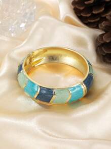 1 Stück Retro minimalistisches Armband aus Zinklegierung, vergoldet, mit buntem Harz-Emaille-Farbblock, breites, flaches, auffälliges Statement-Armband für Frauen, geeignet für Hochzeit, Ostern, Weihnachten, Diwali, Karneval, Nachtclub, Urlaub, Musikfestival, Party, täglichen Boho-Schmuck, Geschenk für Teenager, Erwachsene, junge Frauen
