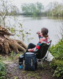 SPARTER Mochilaérmica aislada a Prueba de Fugas, 33/45 latas, 2 Compartimentos aislados, Bolsaérmica portátil, Ligera, para Viajes en la Playa, Camping, Almuerzo para Hombres y Mujeres - Gris oscuro-33 lata - Ver 9