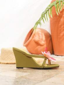 Sandalias tipo mula estilo boho con estampado floral para tallas grandes, con diseño minimalista de dedo cuadrado y tacón en bloque, versátiles para uso en exteriores