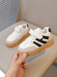 Nuevos zapatos deportivos para niños, zapatillas casuales antideslizantes de suela blanda para niñas y niños, zapatillas de skateboard de moda y sencillas para niñas y niños, versátiles y cómodas adecuadas para todas las estaciones
