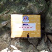 1 盒 Satya 香锥，享受印度香锥的香味 - 檀香、玫瑰、白鼠尾草、薰衣草、香草等 - 非常适合瑜伽、冥想和家居装饰、香炉配件（燃烧时间约为 20-40 分钟） - 多樣化香型 - 查看 16