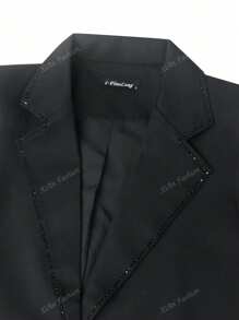 Blazer elegante com colarinho cintura alta e ornamentos de strass