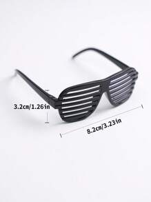 1 pièce Lunettes de soleil carrées creuses dégradées pour animaux de compagnie à utiliser en extérieur - Noir