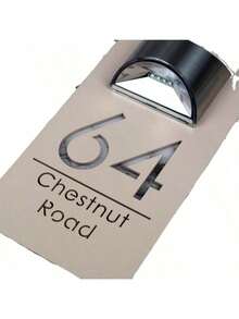 1 件定制太阳能门牌号 - 优雅的 3D 浮雕设计，自动夜间照明，门口个性化地址牌，生日、圣诞节、毕业典礼、万圣节、婚礼、派对、万圣节、感恩节、房间装饰的礼物，多功能、可调节、防霉、装饰性、精致、时尚、可爱、迷人，