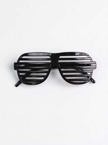 1 pièce Lunettes de soleil carrées creuses dégradées pour animaux de compagnie à utiliser en extérieur - Noir