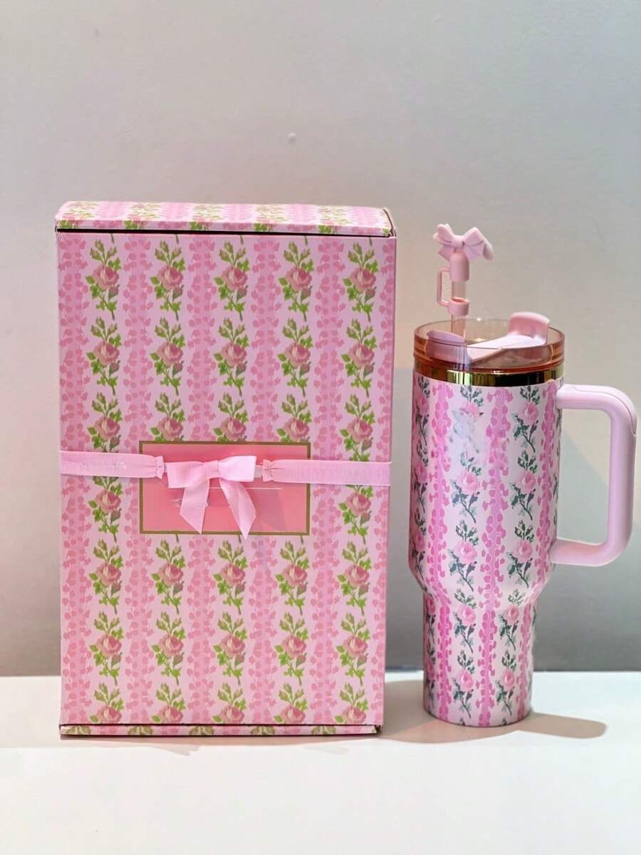 Botella de agua de 40 oz con aislamiento al vacío de doble pared en caja de regalo. Esta botella de agua de alta calidad es ligera y portátil, perfecta para actividades al aire libre como acampar, hacer senderismo, conducir y viajar. Tiene una gran capacidad y te permite beber agua durante todo un día. Moderna y portátil, es ideal para los amantes de los deportes al aire libre. Ya sea para regalar a amigos o familiares, es un regalo considerado y práctico.