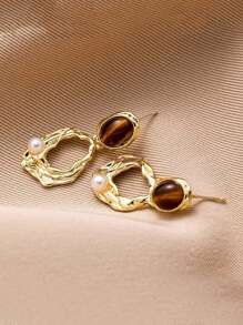 1 par de brincos vintage com pedra olho de tigre e pérola assimétrica, elegantes e versáteis para mulheres