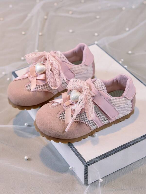 Summer Children's New Fashionable Sandals, Breathable Mesh Fabric, Non Slip Sole And Lace, Bowknot, Heart-Shaped Decoration Design, Suitable For Children Of All Ages, Children's Leisure, Outdoor Activities, Families, More Lightweight And Comfortable, With A Hook And Loop Design That Can Be Securely Fastened
