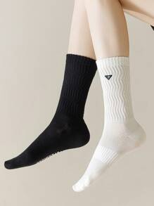 4 Pairs Of Black And White Women's Socks, Support The Arch To Protect The Ankle, Triangle Embroidery Women's Crew Socks For Running Yoga For Casual Sports And Out Wear