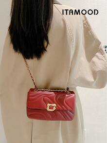 ITAMOOD Luxury Designer Lightweight Business Casual Large Capacity Square Bag, Chic Microfiber Leather Cream White Purse & Handbag & Quilted Tote Bag, Minimalist Vintage Solid Color Swirl Quilted Flap Shoulder Bag & Underarm Purse, Adjustable Chain Crossbody Bag & Satchel Bag & Messenger Bag,Gift For Christmas & New Year,Purses For Woman - Red - View 4