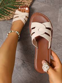 Wide Fit Rhinestone Decorated Slippers, Comfortable Women Flat Sandals, Korean Style Casual Outdoor Slip-On Flip Flops For Summer, Braided Roman Sandals Suitable For Dresses, Beach, Casual, Spring & Autumn