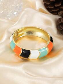 1 Stück Retro minimalistisches Armband aus Zinklegierung, vergoldet, mit buntem Harz-Emaille-Farbblock, breites, flaches, auffälliges Statement-Armband für Frauen, geeignet für Hochzeit, Ostern, Weihnachten, Diwali, Karneval, Nachtclub, Urlaub, Musikfestival, Party, täglichen Boho-Schmuck, Geschenk für Teenager, Erwachsene, junge Frauen