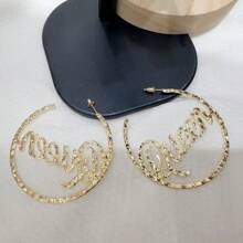 1 Pair Minimalist Metal Queen Exaggerated Hoop Earrings