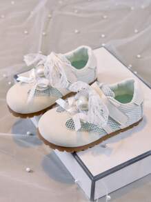 夏季儿童新款时尚凉鞋，透气网眼面料，防滑鞋底和鞋带，蝴蝶结，心形装饰设计，适合所有年龄段的儿童，儿童休闲，户外活动，家庭，更轻便舒适，带有可牢固固定的钩环设计