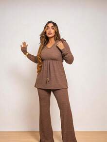 Monochromatic Ribbed Fabric Set Of Ballerina Flare Pants And Hooded Gown With Lanzinha Print Hat Airport LookREF: B268 - Lạc đà - Xem 2