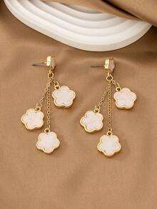 1 对优雅经典金属甜美优雅白三叶草吊坠耳环，适合日常佩戴/约会/婚礼，送给女朋友的贴心礼物（无礼盒） - 白色 - 查看 2