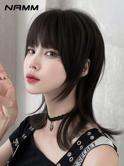 NAMM 16 英寸优质黑棕色狼剪短假发，适合带刘海的女性 - 深色发根，自然蓬松，非常柔软的合成耐热纤维发丝，全机器制作的漂亮服装假发，适合女孩日常、万圣节假发、音乐节派对街头装、角色扮演动漫或服装使用（自然分层纹理且轻巧）