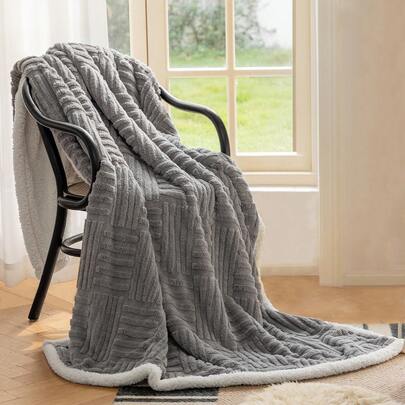 Farfallarossa 240G Solid Color Jacquard Soft Cotton Plush Blanket With White Sherpa Fleece Trim - Classic Minimalist Design, Suitable For Sofa, Bed, And Office Use, Enhances Warmth And Comfort At Home, A High-Quality Home Companion Suitable For All Seasons.