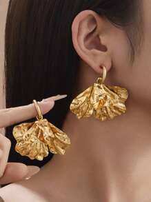 Boucles d'oreilles ZAA en feuille de ginkgo, boucles d'oreilles en forme d'éventail en feuille de ginkgo doré rétro, de tempérament de niche, polyvalentes, élégantes et raffinées en tant qu'accessoires d'oreille
