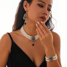 Luxury Vintage Style Pearl Jewelry Set, With Green Gemstone Floral Accents, Necklace, Earrings, Bracelet For Women, Suitable For Formal Occasions Such As Parties, Holidays, Weddings