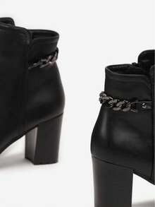 Plain Metal Decor Round Toe Minimalist High Heel Boots, Casual For Daily Wear - Black - View 4