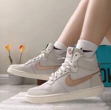 Nike COURT BOROUGH MID女子復古中幫運動休閒板鞋 - 淺灰色 - 查看 1