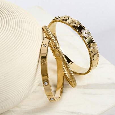 1 pieza Brazalete de flor chapado en oro de 18K de acero inoxidable de moda para mujeres, regalo de joyería para fiestas, bodas, San Valentín, Navidad e invierno
