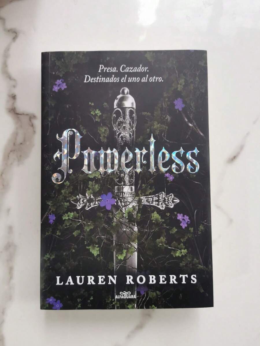 Powerless - Libro único - Ver 1