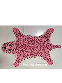 1pc Plush Pink Leopard Print Floor Mat - Asymmetrical Shape Carpet, Soft Plush Texture, Machine Washable, Home Decor Suitable For Living Room, Bedroom, Bathroom, Kitchen, Room Decoration (Handcrafted Asymmetric Pattern May Have 1-5cm Deviation, Suggest Ordering Larger Size)
