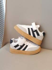Nuevos zapatos deportivos para niños, zapatillas casuales antideslizantes de suela blanda para niñas y niños, zapatillas de skateboard de moda y sencillas para niñas y niños, versátiles y cómodas adecuadas para todas las estaciones
