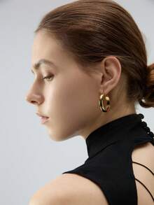 زوج من أقراط الحلقة البسيطة والأنيقة والشائعة من الفولاذ المقاوم للصدأ مناسبة للارتداء اليومي للنساء هدايا عيد الميلاد الشتوي