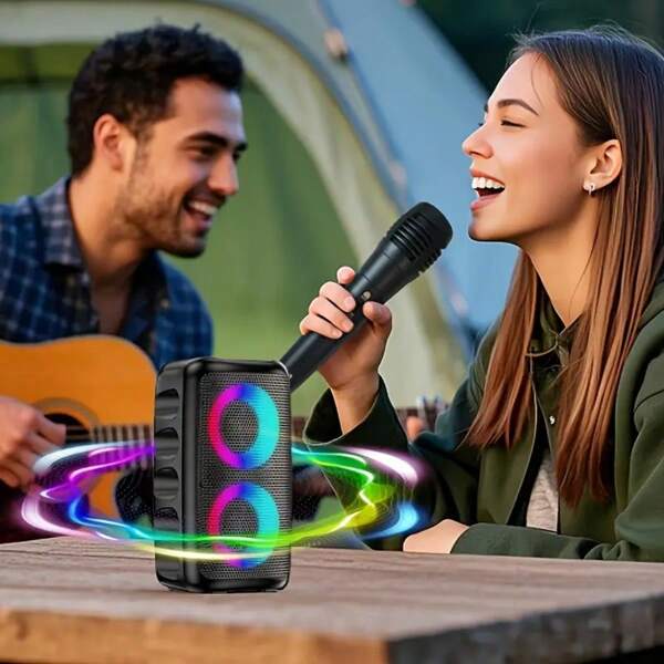 مكبر صوت كاريوكي لاسلكي محمول، مزود بأضواء LED - ميكروفون لاسلكي، تصميم ملون بألوان نمط ، بطارية قابلة للشحن، مناسب للحفلات الخارجية، التسلية المنزلية، والأعياد. مكبر صوت محمول | ميكروفون حديث | آلة تحكم محمولة بسيطة، مناسبة لحفلات المنزل وأعياد الميلاد.