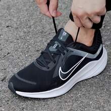 Nike QUEST 5男士耐磨舒適透氣運動跑步鞋 - 黑色 - 查看 2