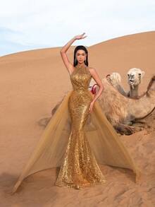 Faeriesty Vestido de noche de gala con halter de cuentas y lentejuelas de estilo lujoso - Bordado de cuentas dramático en el frente con tul transparente en la cola, superposición de red fluida en la espalda para glamour en galas de lujo, fiestas de alta gama y Met Gala - Dorado - Ver 5