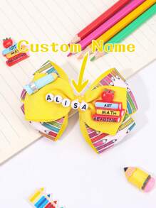 1 Stück Schultüte/Schleife mit Namen für Mädchen, Stift bedruckter Schleife mit Alligatorspange, individuelle Textbuch Deko Haarspange, Accessoire für den ersten Schultag, individuelle Geschenke, Baby und Kinder Haarzubehör für das neue Semester