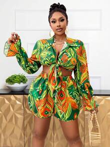 Conjunto de 2 piezas de top corto de manga larga con escote en V profundo y atadura en el frente, estampado tropical colorido, y shorts, para mujer talla grande, conjunto informal para vacaciones